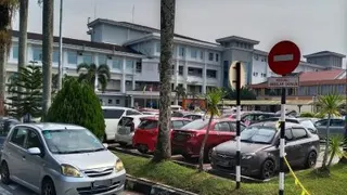 梁子祥认为，太平医院院方有必要物色适当地点兴建多层停车场，以增加整体停车容量，并可研究由私人企业参与兴建及管理的模式，解决停车位不足的问题。