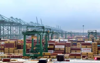 新加坡海关去年6月也向所有贸易商和申报代理发出通告，再次强调企业在申请新加坡贸易许可证时，必须准确申报货物的“原产国／地区”。 （邝启聪摄）