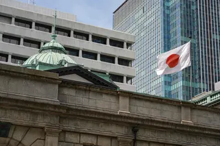 消费停滞及企业投资下滑，可能削弱日本央行9月升息的理由。（法新社档案照）