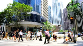担心生孩子影响现有生活 调查：月入过万者更忧养不起