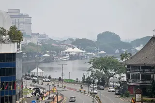 Kuching city shrouded in haze. BERNAMA PIC