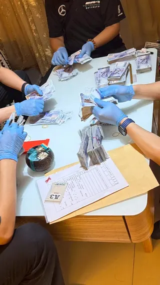 基隆地檢署5月查扣尚未走私出境的50台美超微高階AI伺服器。海巡署提供