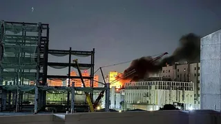 晶圓代工廠世界先進晶圓三廠昨深夜驚傳火警。(桃園市消防局提供)