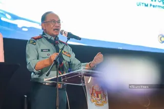 Colonial-era laws should be abolished to ensure Malaysia truly gives meaning to its independence, Prime Minister Datuk Seri Anwar Ibrahim said. NSTP/AURIS FAQRURAZZI