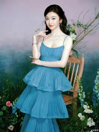 景甜捲代孕和情感風暴。（取材自微博）
