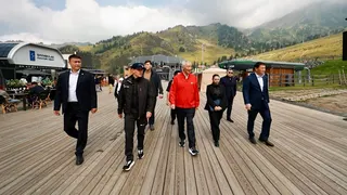 李资政访问中亚第二天 与阿拉木图市长及商界领袖交流