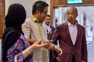 Tan Sri Muhyiddin Yassin seen arriving at the High Court in Kuala Lumpur ahead of the trial. - BERNAMA PIC