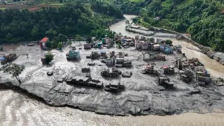 尼泊尔与中国边境洪灾 死亡人数增至1273人
